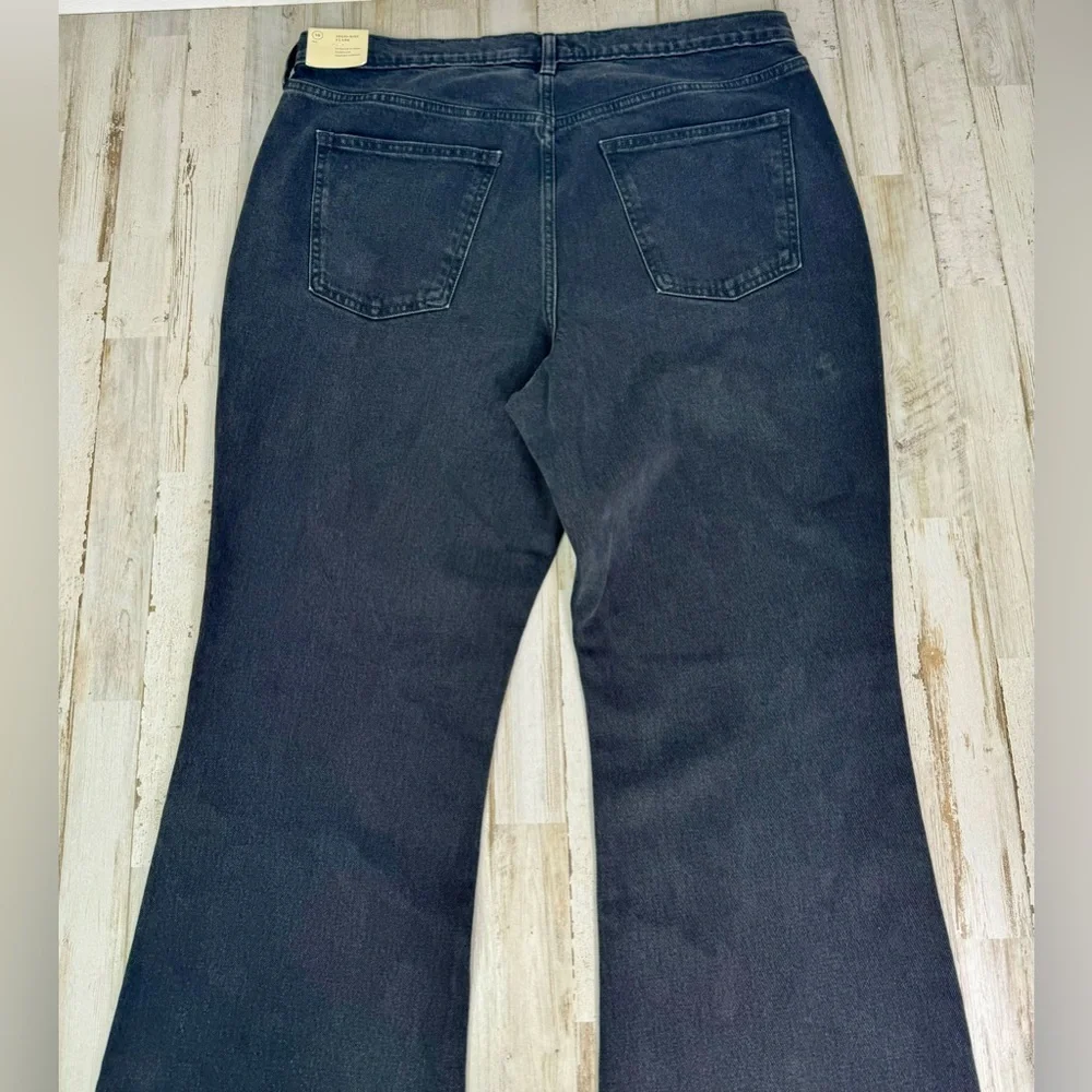 Universal Thread Women's High-Rise Flare Jeans Black Denim Size 16R Short NWT - Picture 11 of 12
